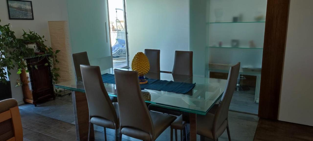 La Terrazza Sul Castello Appartement Palermo Buitenkant foto
